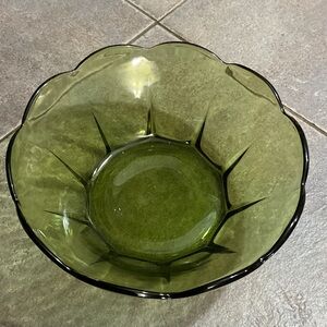Green Scalloped Glass Serving Bowl